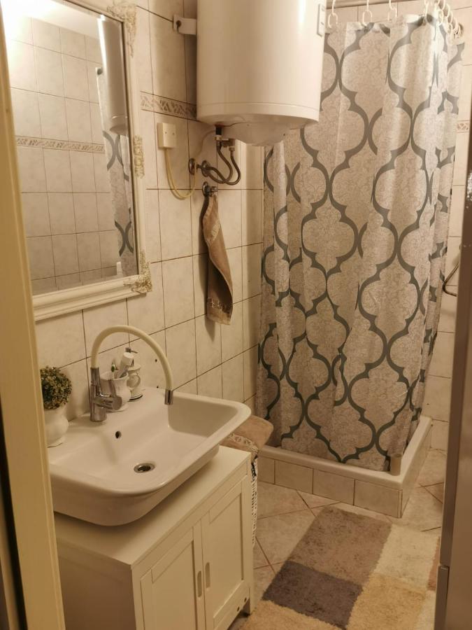 Apartment With Garden 尼亚卢卡 外观 照片