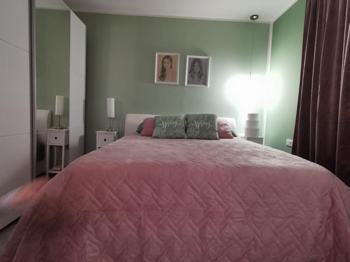 Apartment With Garden 尼亚卢卡 外观 照片